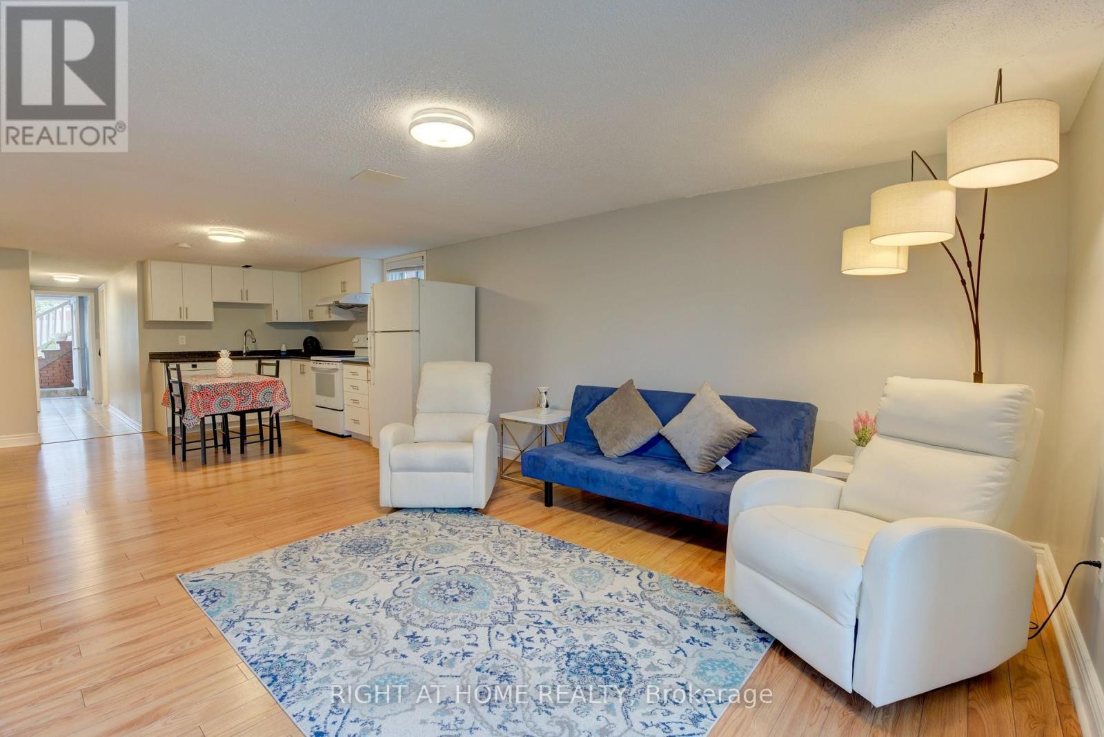 












208 MEADOWS BOULEVARD

,
Mississauga (Rathwood),




Ontario
L4Z1J9

