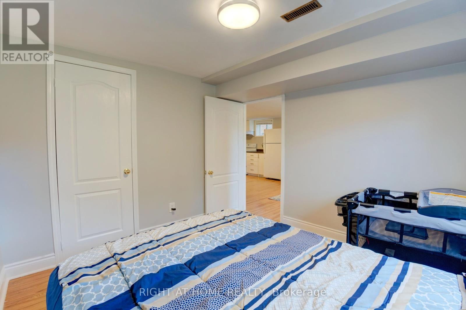 












208 MEADOWS BOULEVARD

,
Mississauga (Rathwood),




Ontario
L4Z1J9

