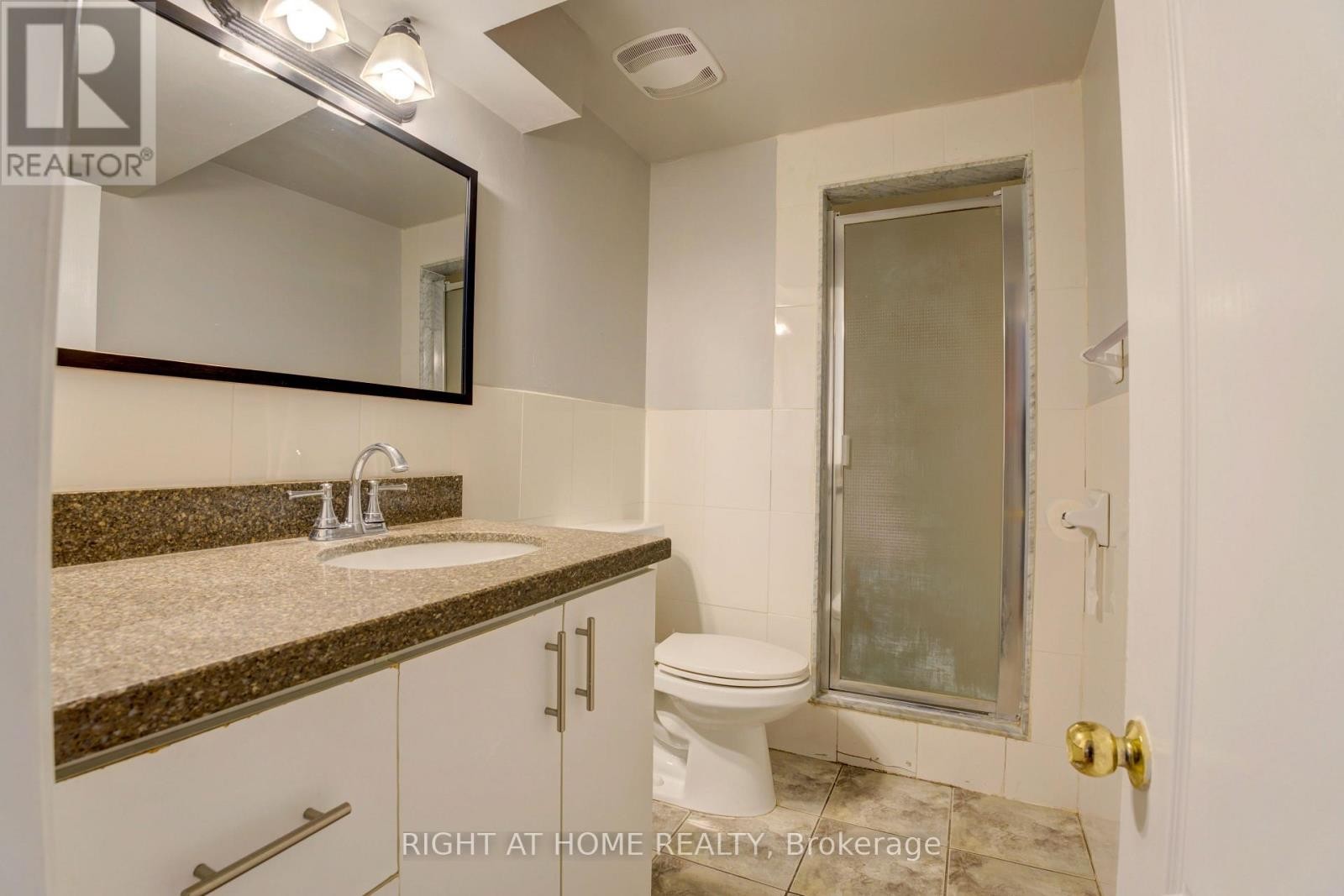 












208 MEADOWS BOULEVARD

,
Mississauga (Rathwood),




Ontario
L4Z1J9

