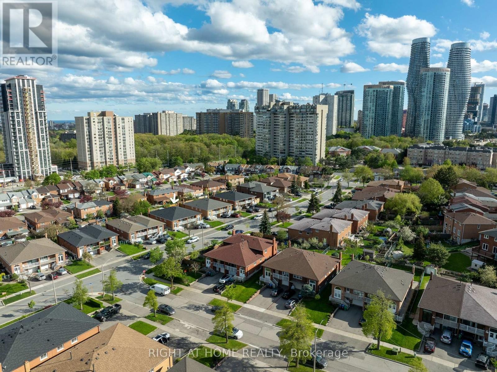 












208 MEADOWS BOULEVARD

,
Mississauga (Rathwood),




Ontario
L4Z1J9


