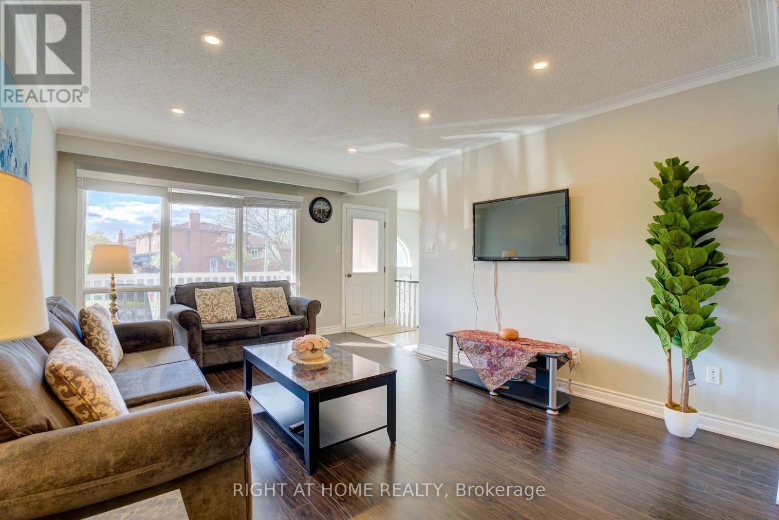 












208 MEADOWS BOULEVARD

,
Mississauga (Rathwood),




Ontario
L4Z1J9

