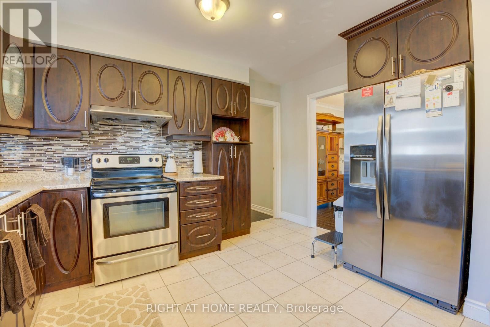 












208 MEADOWS BOULEVARD

,
Mississauga (Rathwood),




Ontario
L4Z1J9

