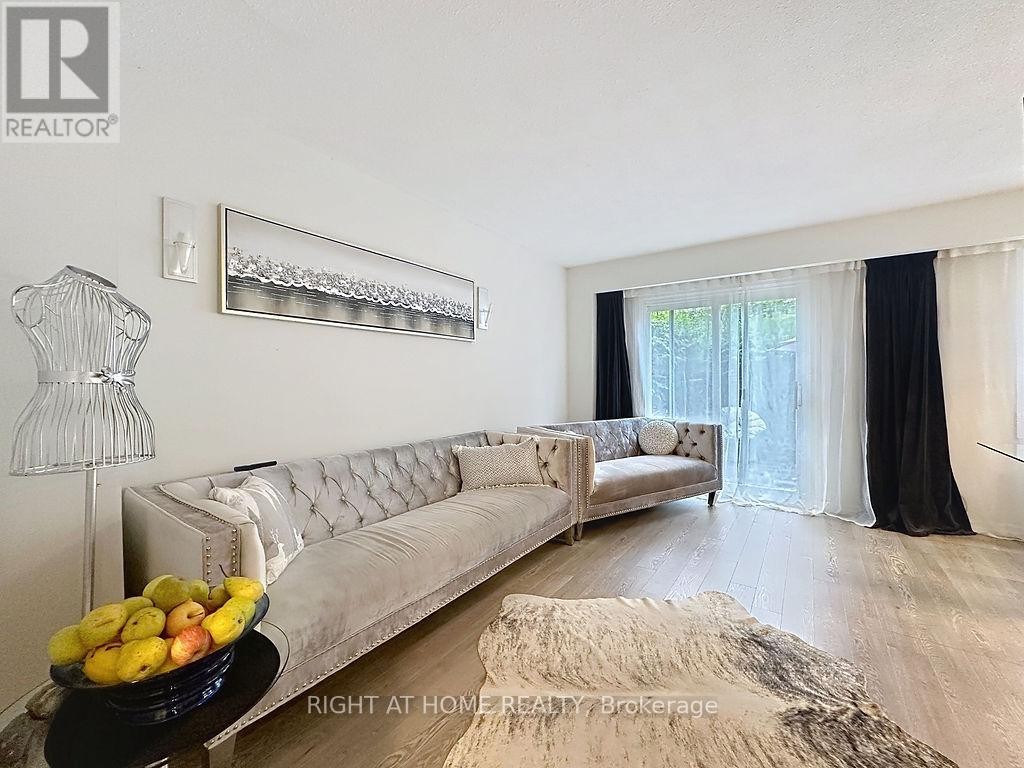 












101 - 2120 RATHBURN ROAD E

,
Mississauga (Rathwood),




Ontario
L4W2S8

