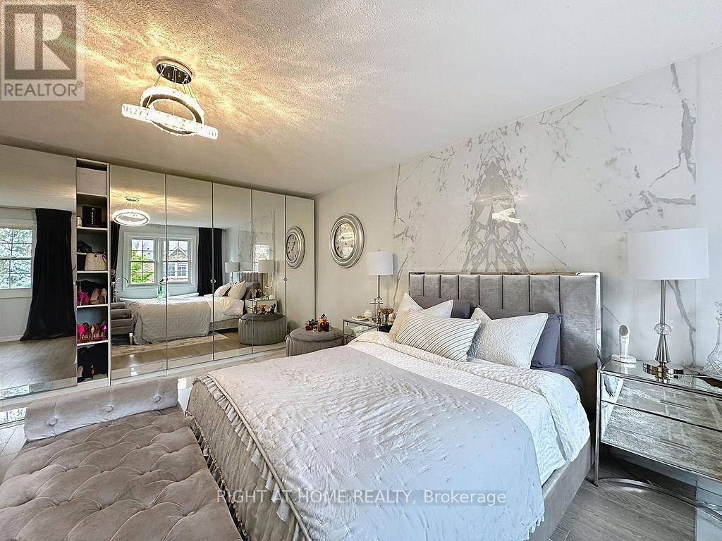 












101 - 2120 RATHBURN ROAD E

,
Mississauga (Rathwood),




Ontario
L4W2S8


