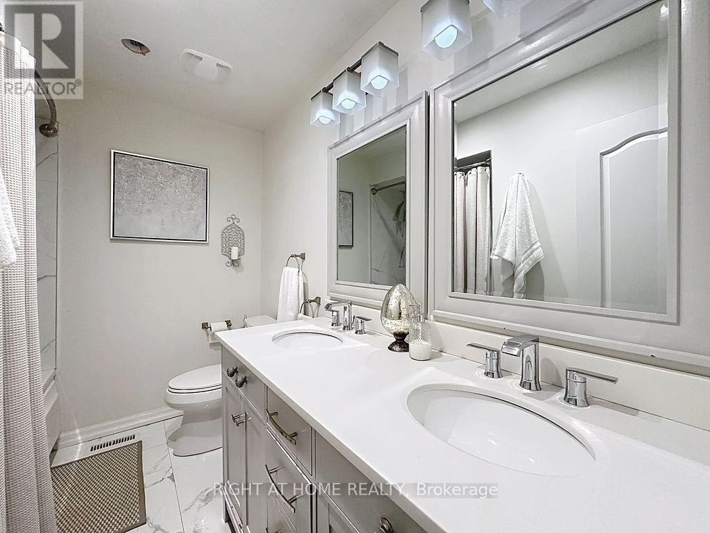 












101 - 2120 RATHBURN ROAD E

,
Mississauga (Rathwood),




Ontario
L4W2S8

