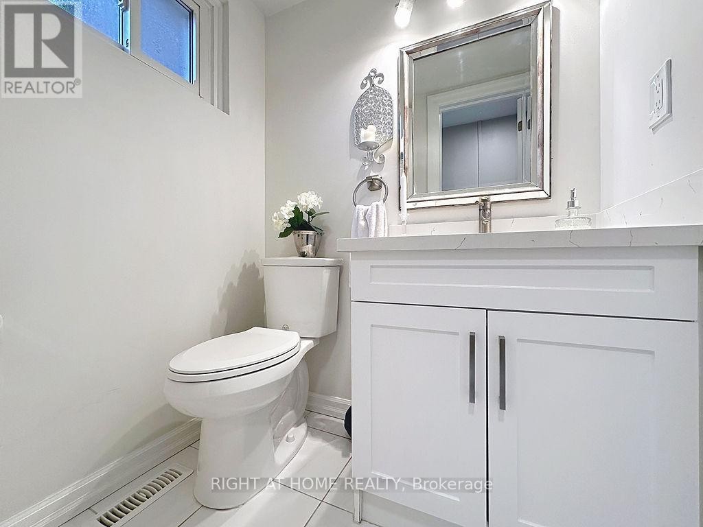 












101 - 2120 RATHBURN ROAD E

,
Mississauga (Rathwood),




Ontario
L4W2S8

