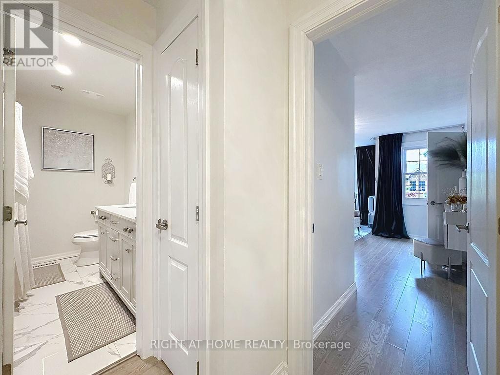 












101 - 2120 RATHBURN ROAD E

,
Mississauga (Rathwood),




Ontario
L4W2S8

