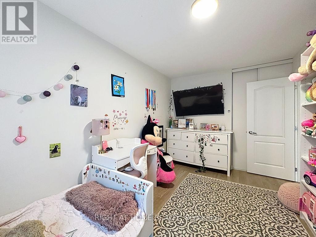 












101 - 2120 RATHBURN ROAD E

,
Mississauga (Rathwood),




Ontario
L4W2S8

