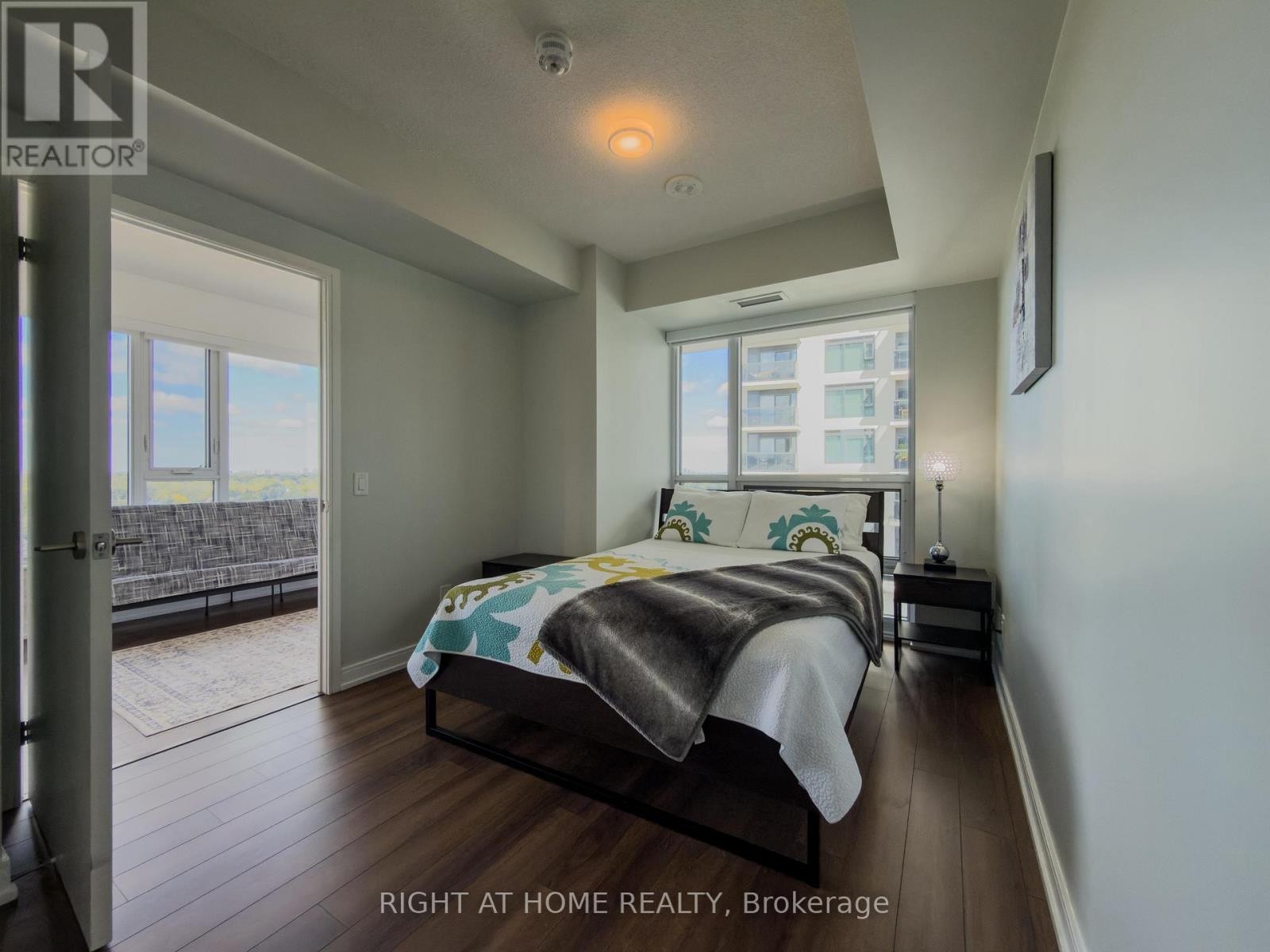












1404 - 30 SAMUEL WOOD WAY

,
Toronto (Islington-City Centre West),




Ontario
M9B0C9

