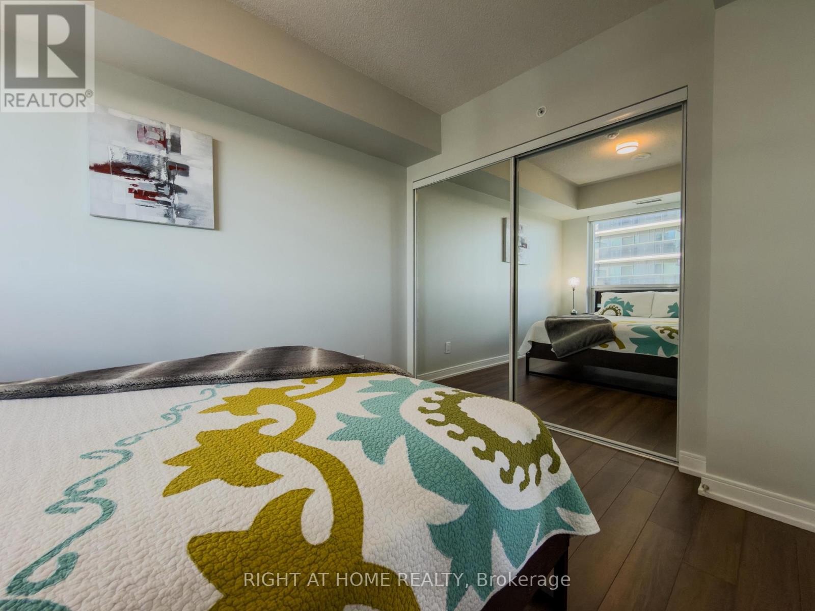 












1404 - 30 SAMUEL WOOD WAY

,
Toronto (Islington-City Centre West),




Ontario
M9B0C9

