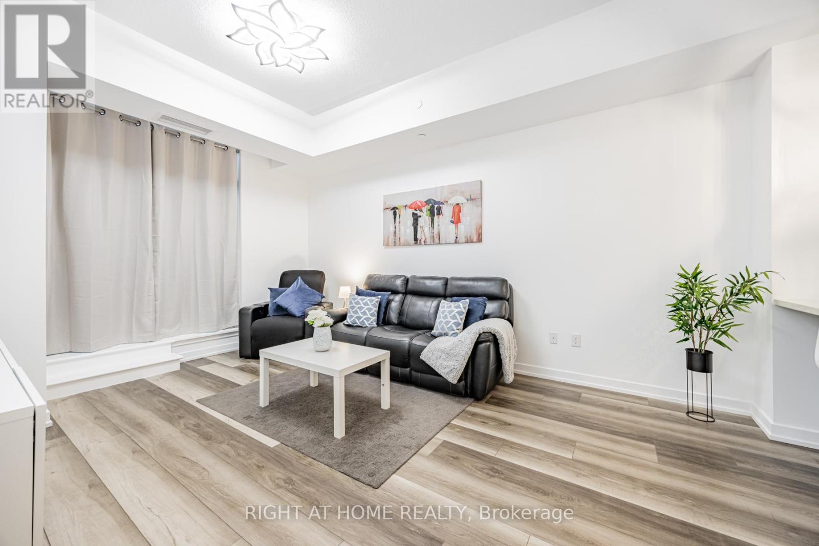 












105 - 450 DUNDAS STREET E

,
Hamilton (Waterdown),




Ontario
L8B1Z2

