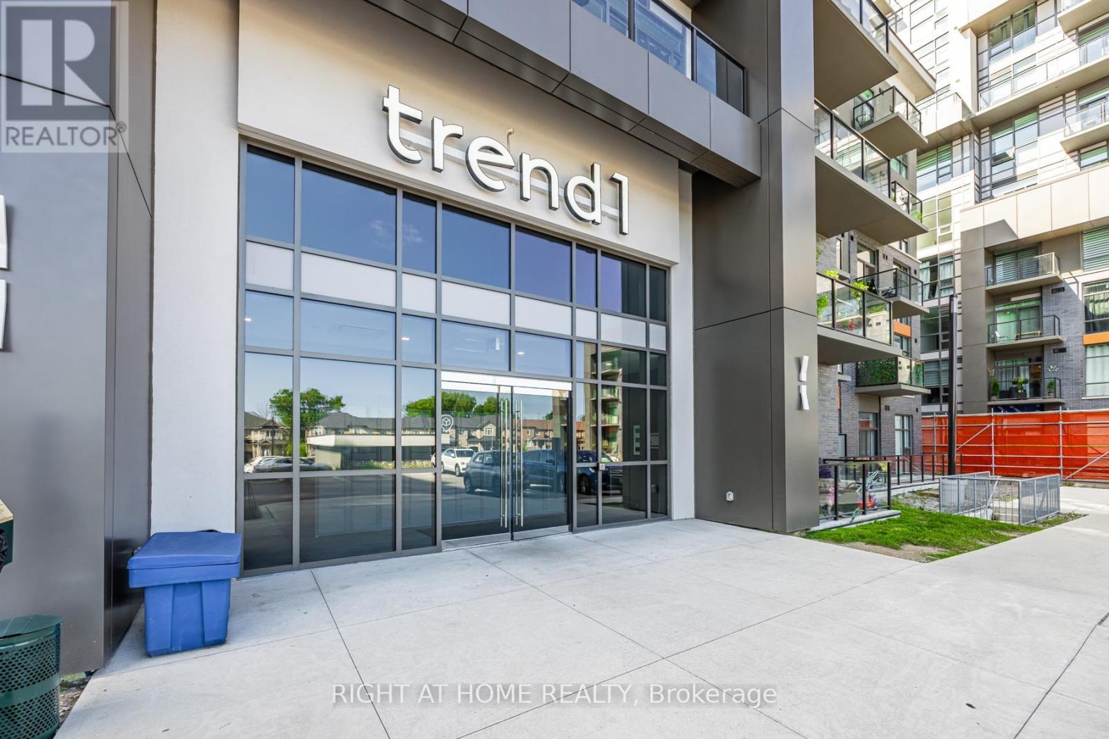 












105 - 450 DUNDAS STREET E

,
Hamilton (Waterdown),




Ontario
L8B1Z2

