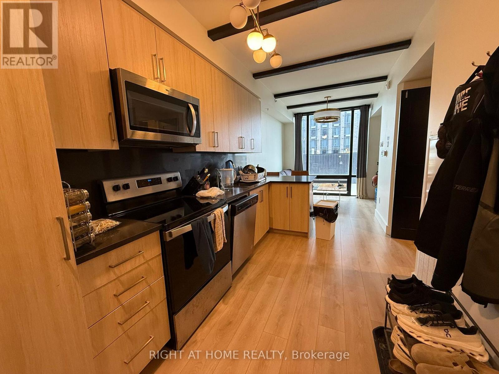 












925 - 145 COLUMBIA STREET W

,
Waterloo,




Ontario
N2L0K7

