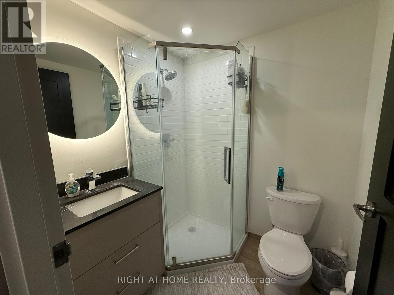 












925 - 145 COLUMBIA STREET W

,
Waterloo,




Ontario
N2L0K7


