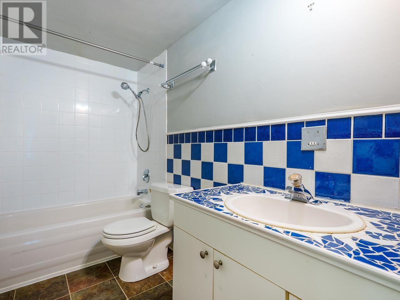 












222 210 W 2ND STREET

,
North Vancouver,




British Columbia
V7M1C6


