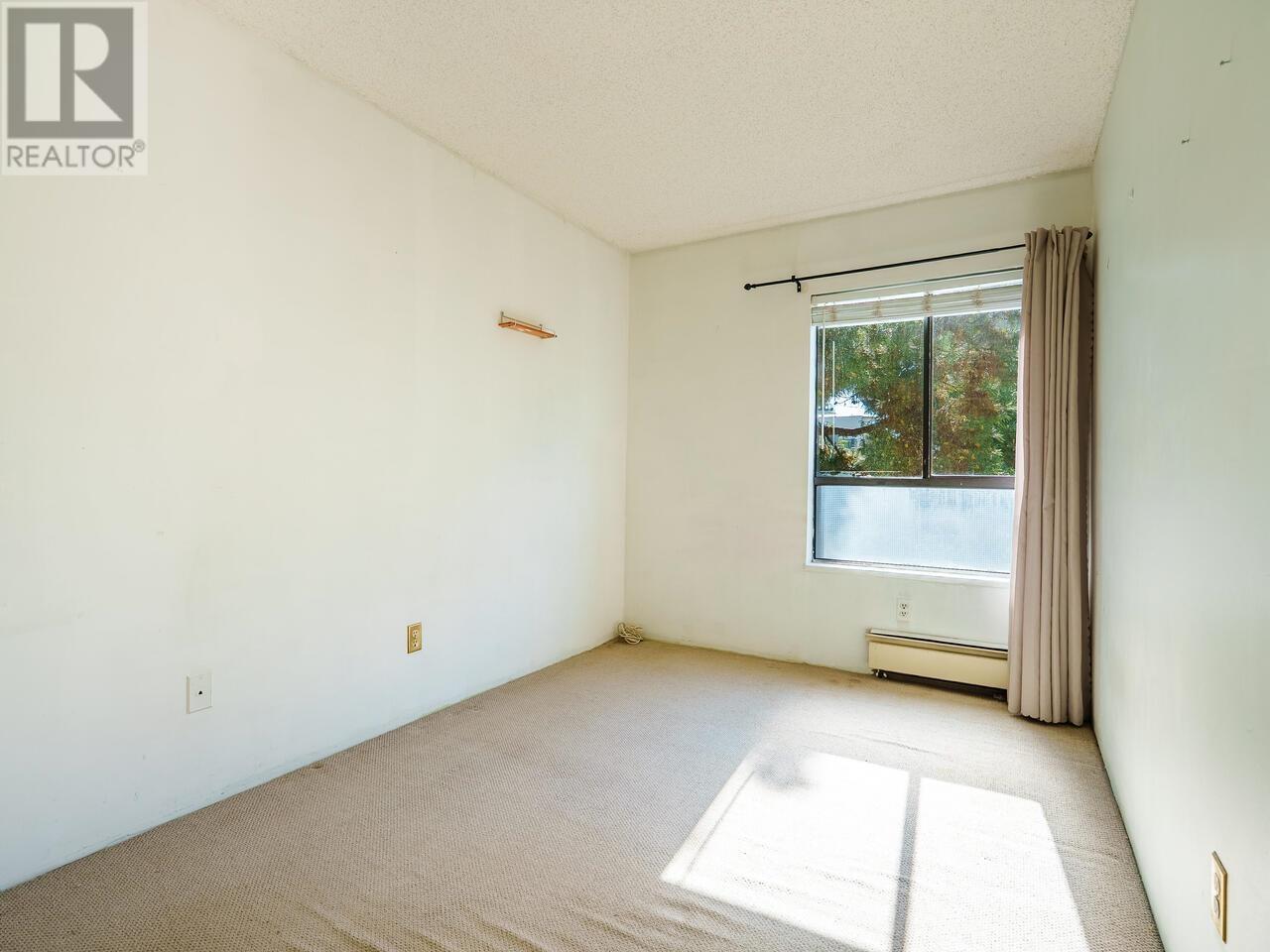 












222 210 W 2ND STREET

,
North Vancouver,




British Columbia
V7M1C6

