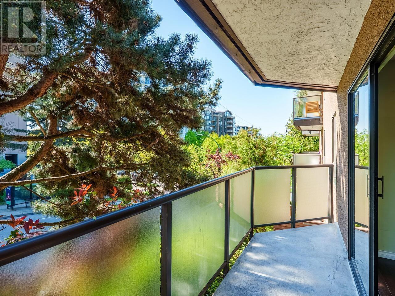 












222 210 W 2ND STREET

,
North Vancouver,




British Columbia
V7M1C6

