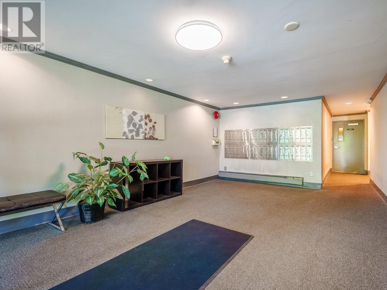 












222 210 W 2ND STREET

,
North Vancouver,




British Columbia
V7M1C6

