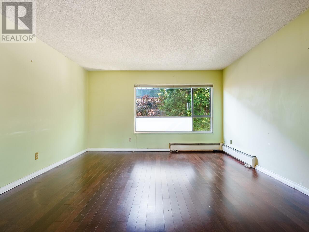 












222 210 W 2ND STREET

,
North Vancouver,




British Columbia
V7M1C6


