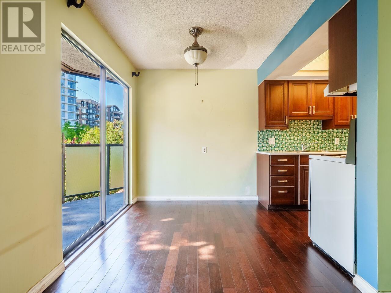 












222 210 W 2ND STREET

,
North Vancouver,




British Columbia
V7M1C6

