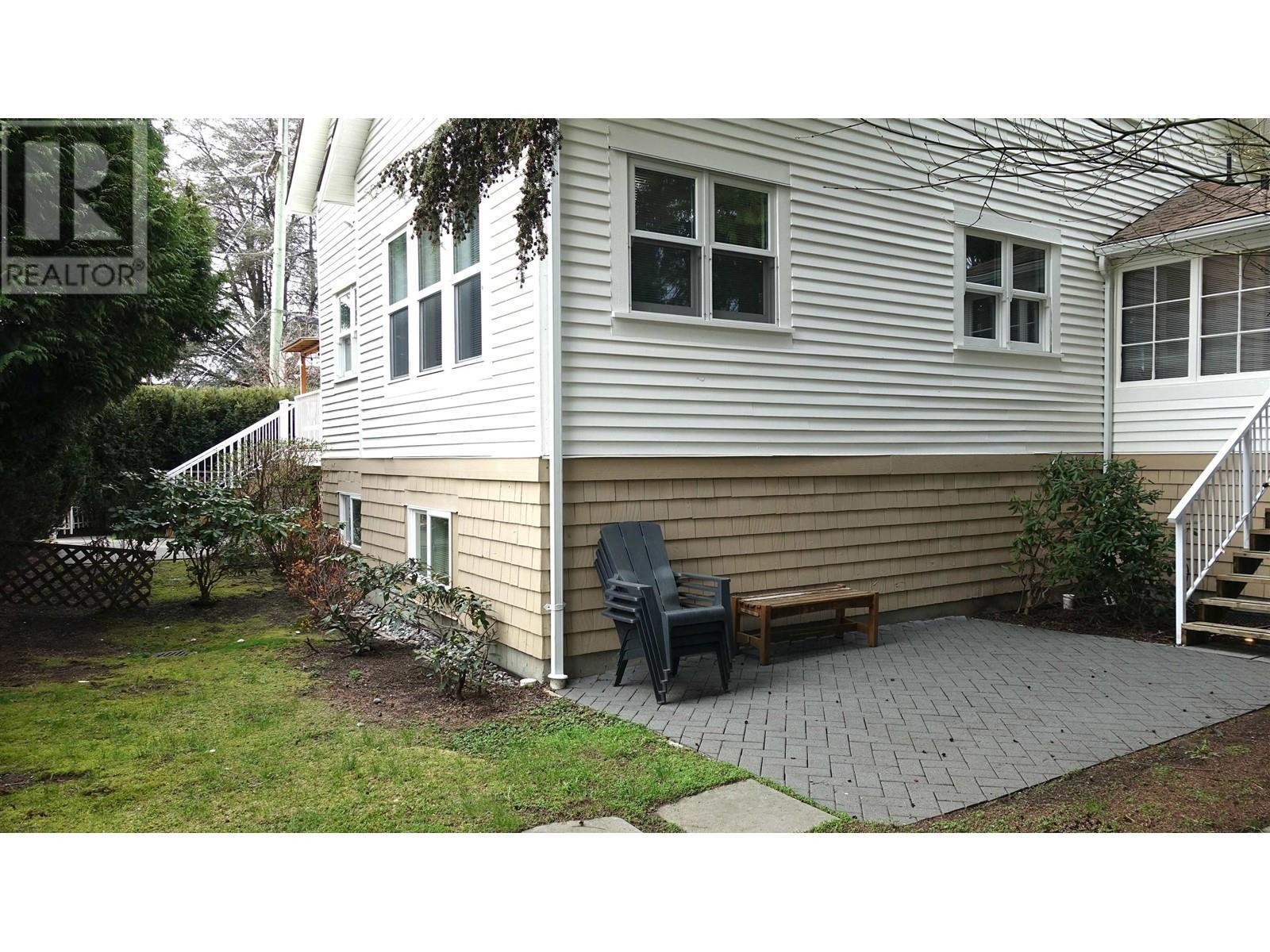 












2 12016 YORK STREET

,
Maple Ridge,




British Columbia
V2X3H3

