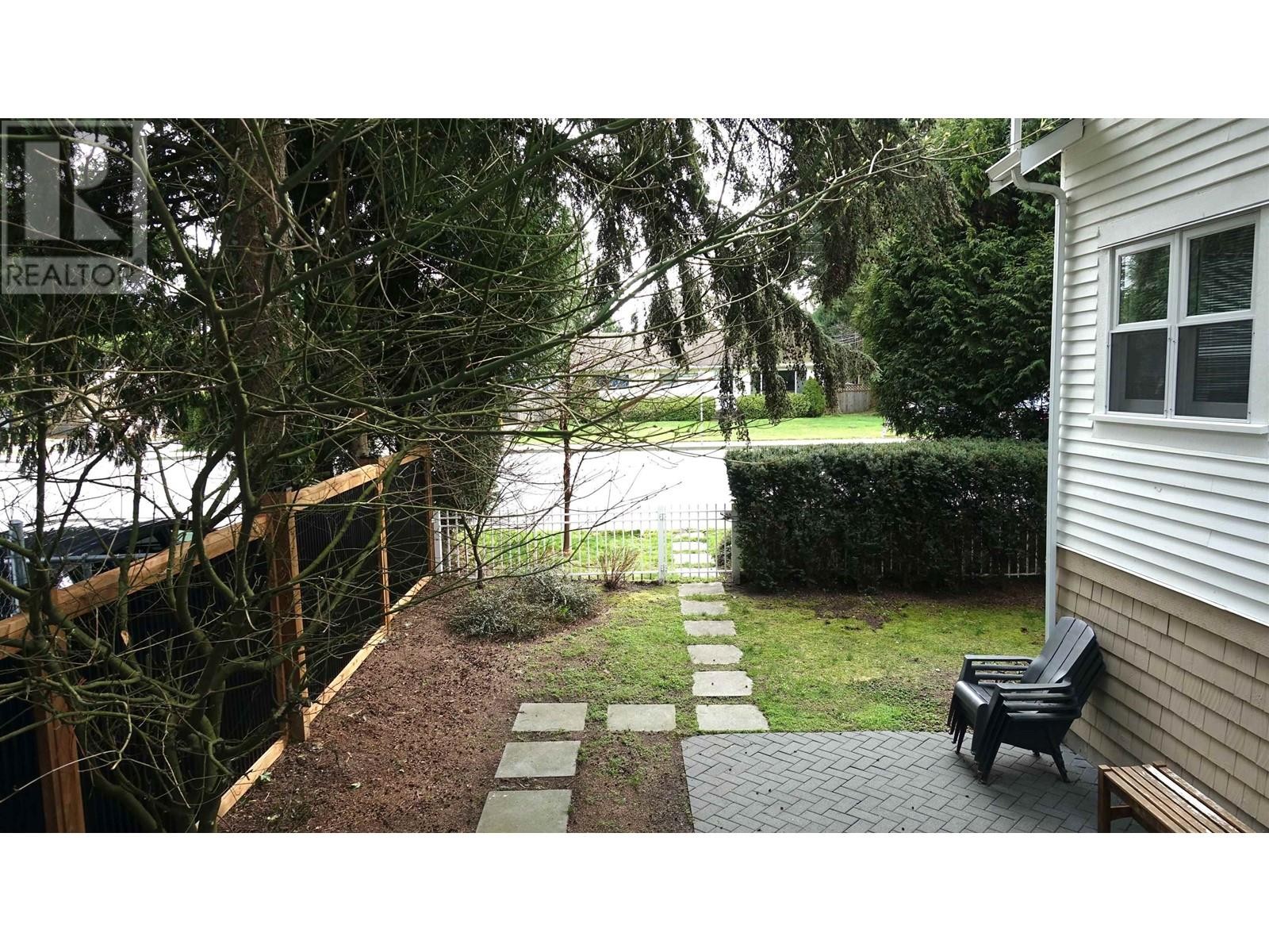












2 12016 YORK STREET

,
Maple Ridge,




British Columbia
V2X3H3

