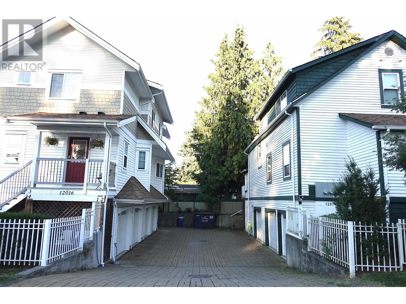 












2 12016 YORK STREET

,
Maple Ridge,




British Columbia
V2X3H3

