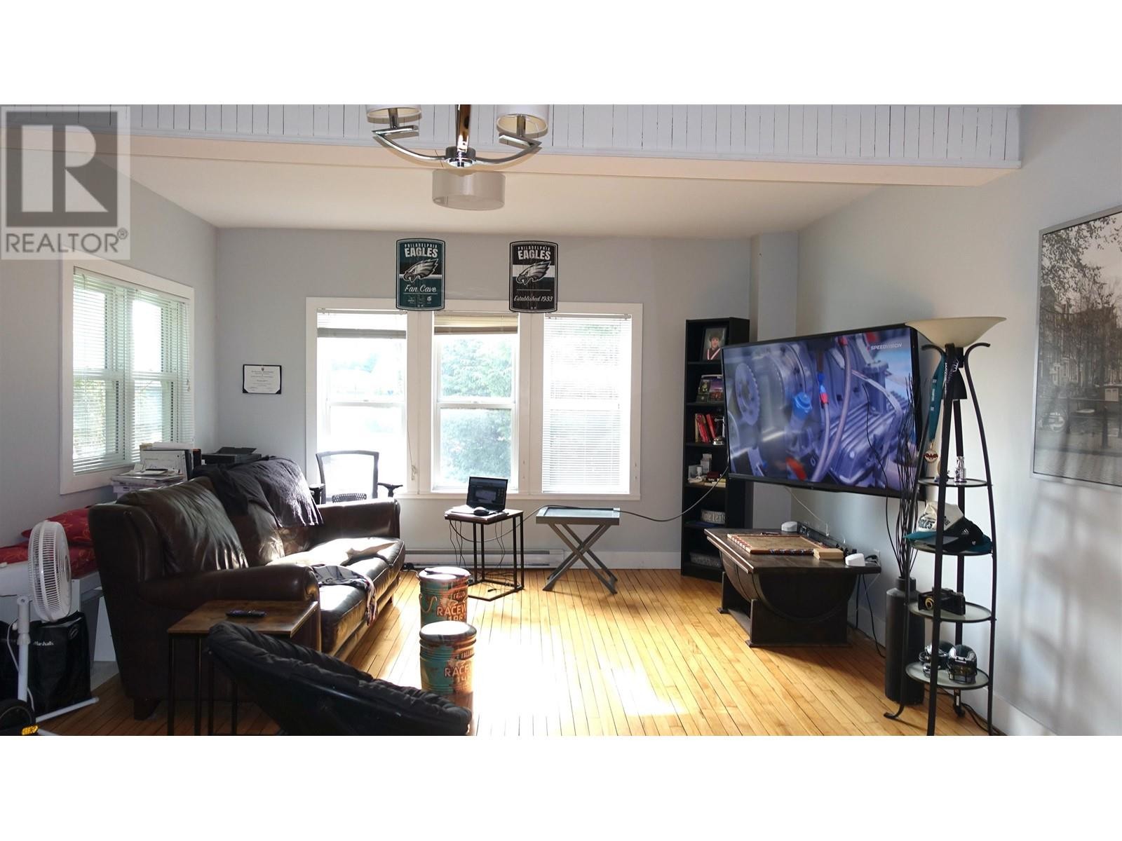 












2 12016 YORK STREET

,
Maple Ridge,




British Columbia
V2X3H3

