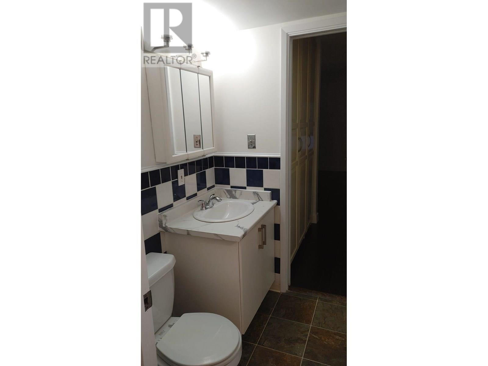 












222 210 W 2ND STREET

,
North Vancouver,




British Columbia
V7M1C6

