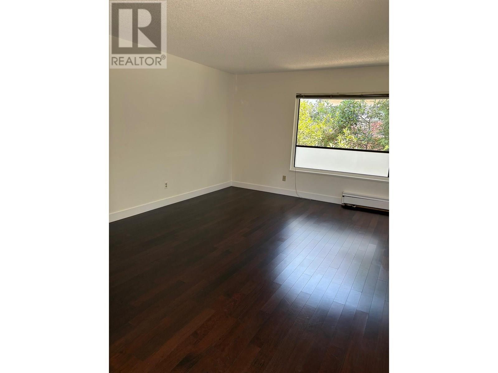 












222 210 W 2ND STREET

,
North Vancouver,




British Columbia
V7M1C6

