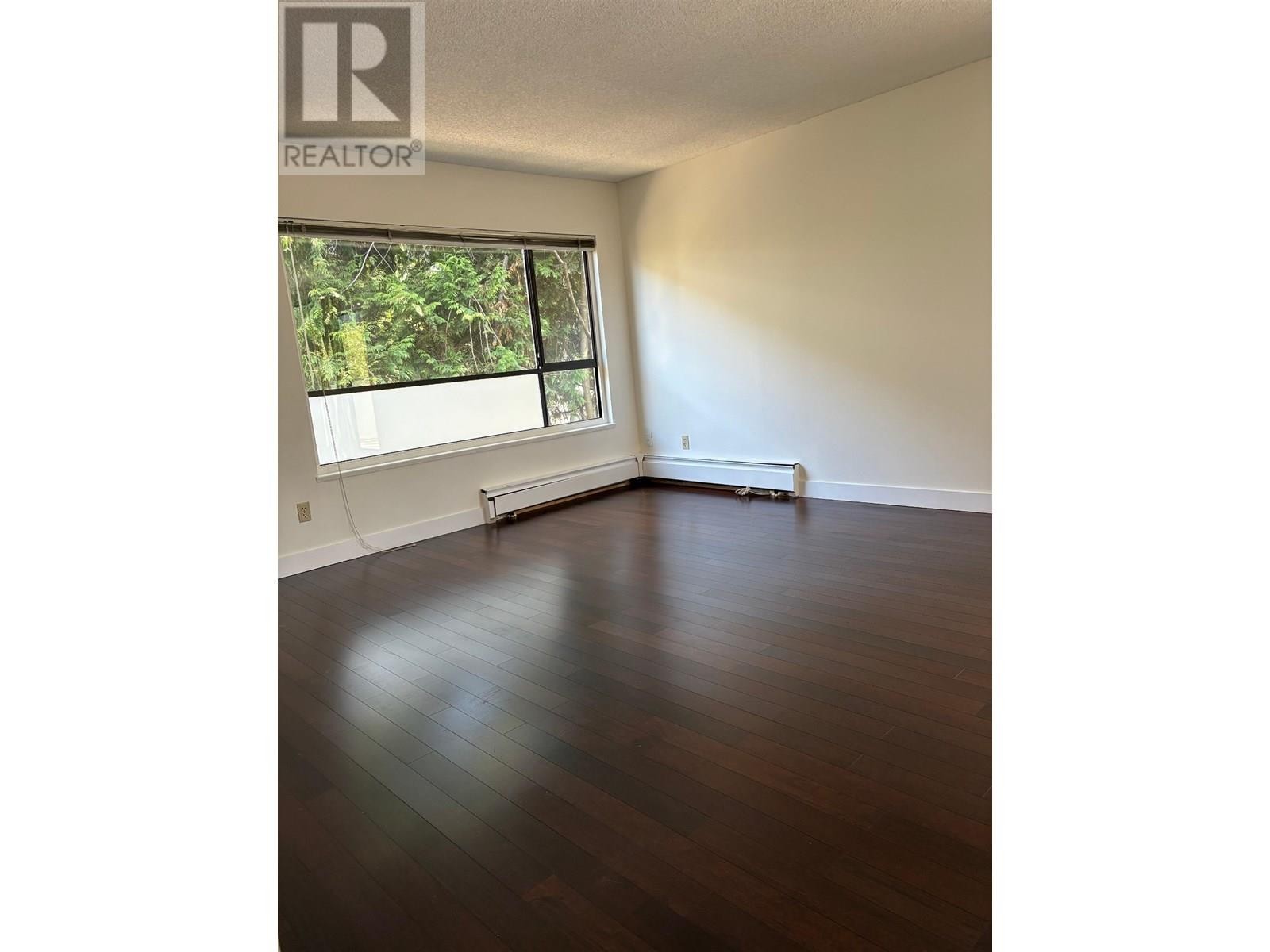 












222 210 W 2ND STREET

,
North Vancouver,




British Columbia
V7M1C6


