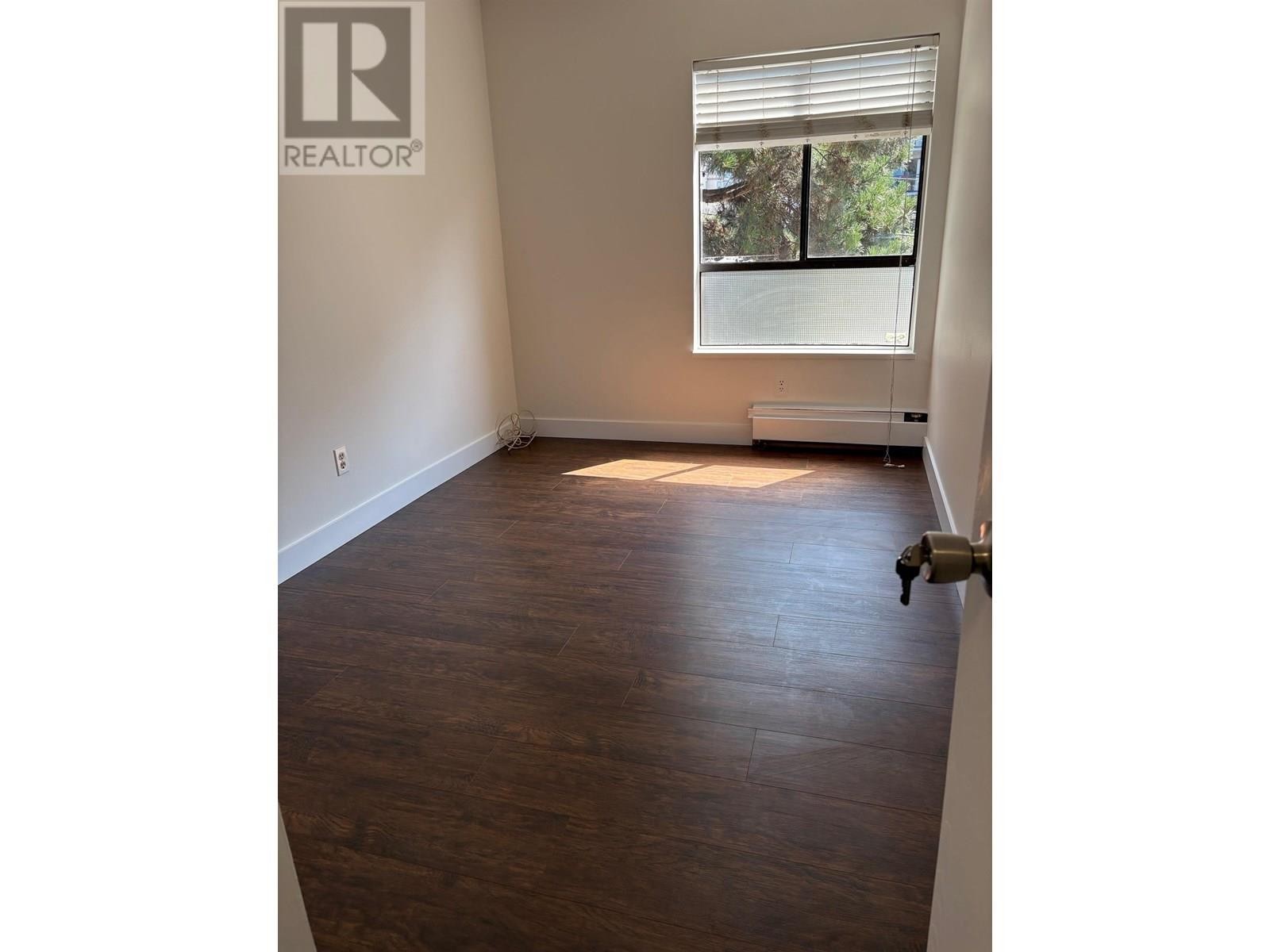 












222 210 W 2ND STREET

,
North Vancouver,




British Columbia
V7M1C6

