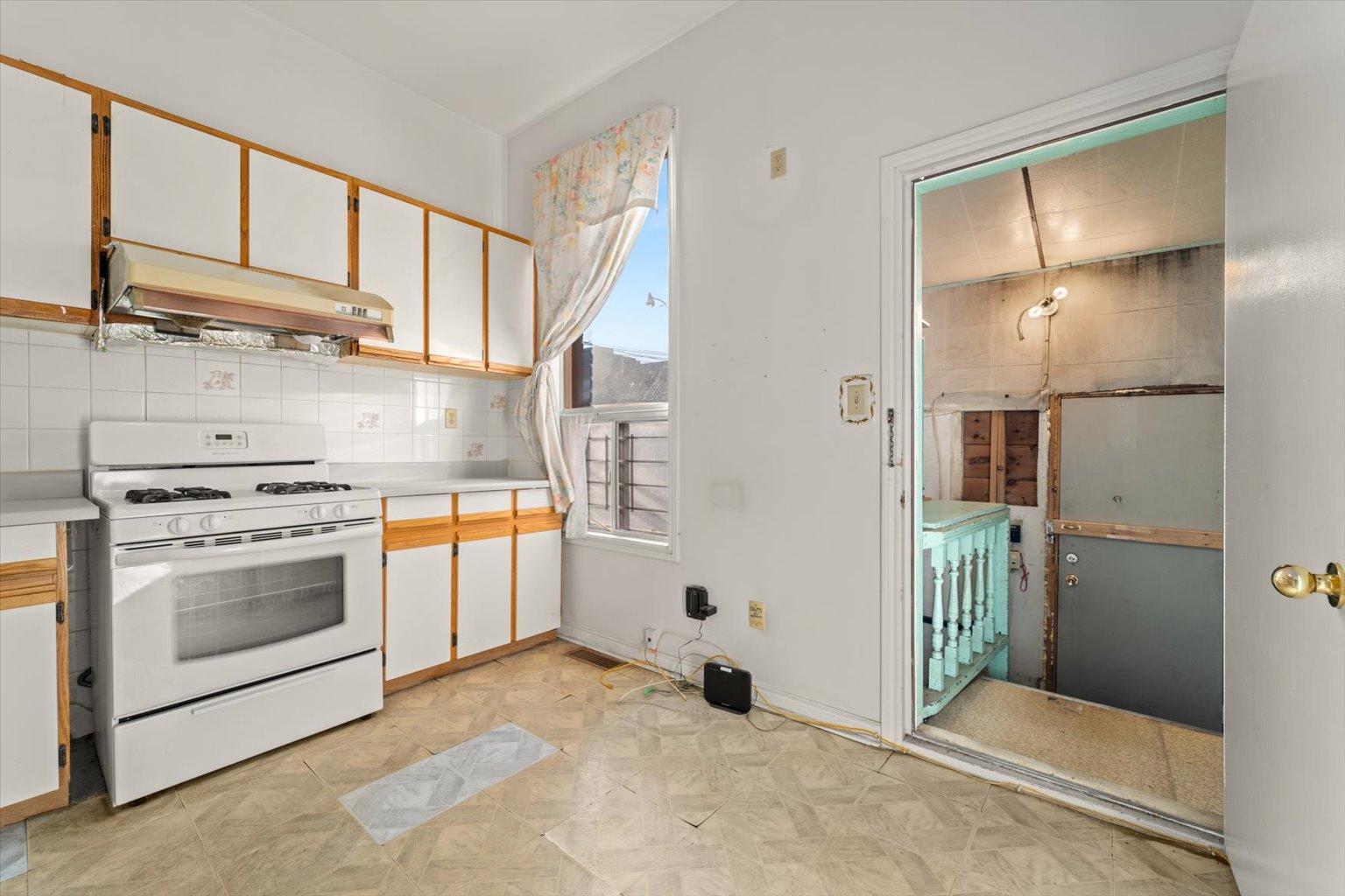 












1309 King Street West

,
Toronto ,




ON
M6K 1G9

