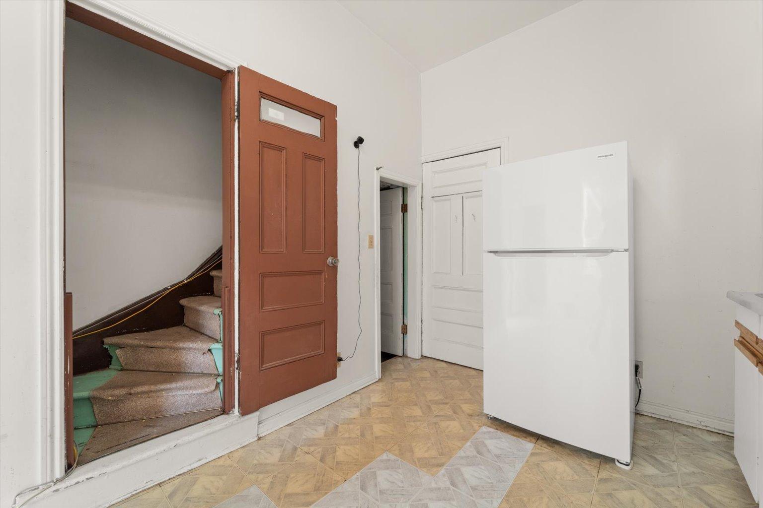 












1309 King Street West

,
Toronto ,




ON
M6K 1G9

