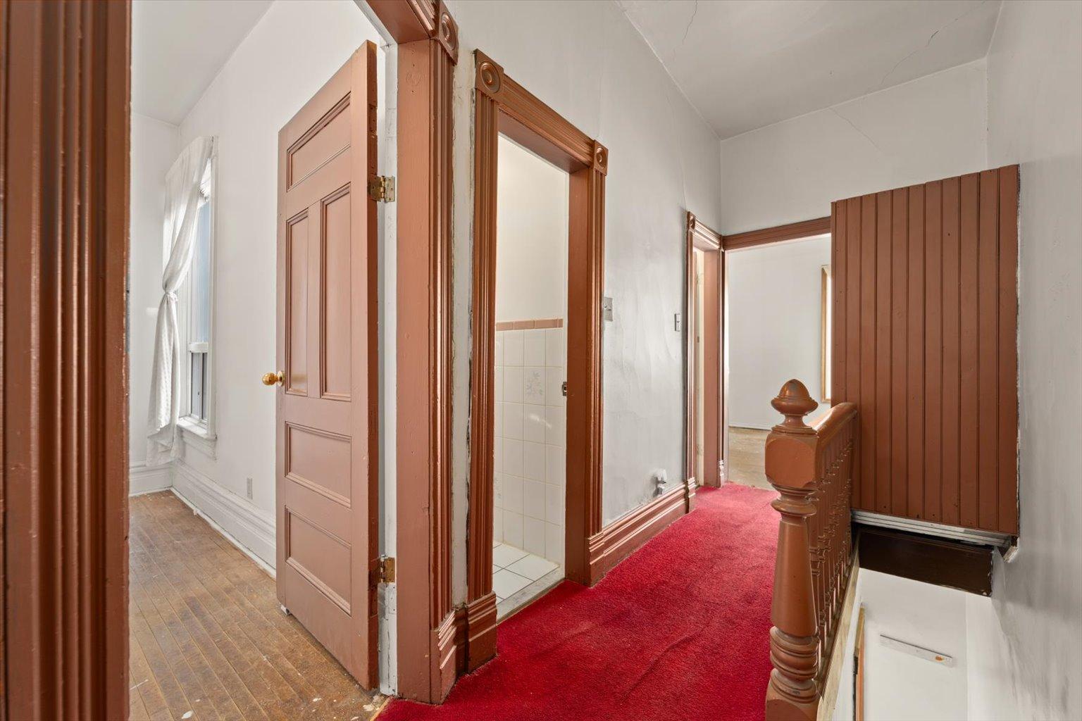 












1309 King Street West

,
Toronto ,




ON
M6K 1G9

