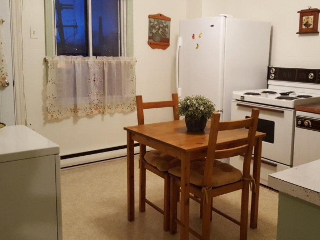 









2427

 - 2437


Rue Springland

,
Le Sud-Ouest (Montréal),




QC
H4E2G2

