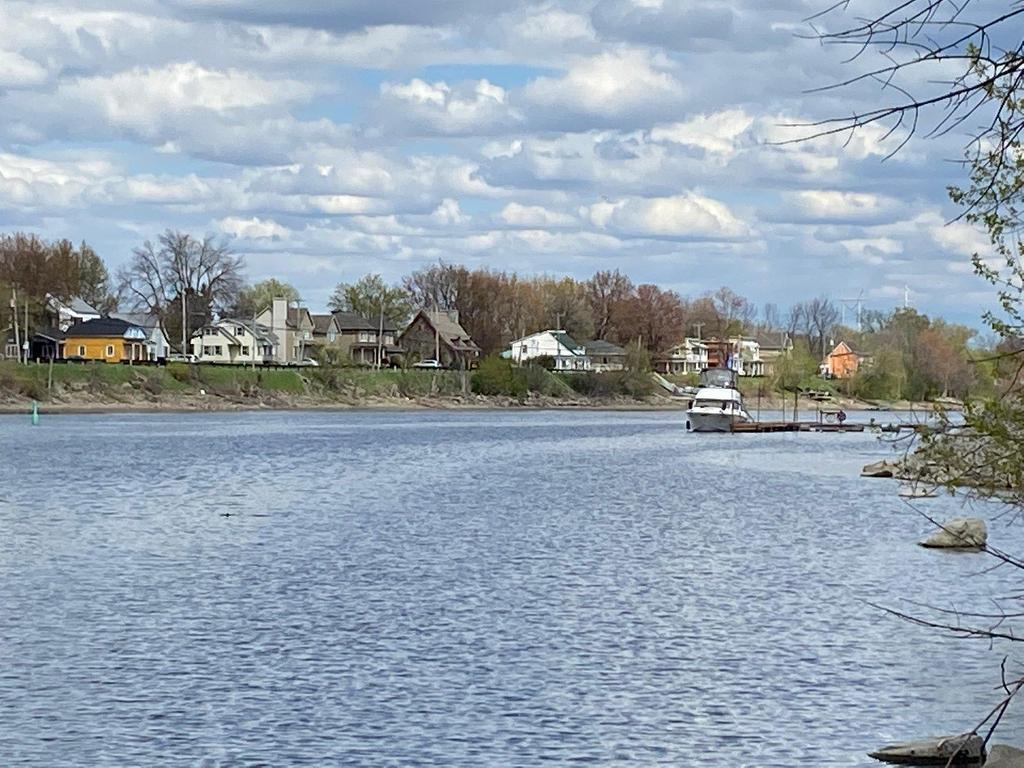 









9900


Boul. des Mille-Îles

,
Laval (Saint-François),




QC
H0A1G0


