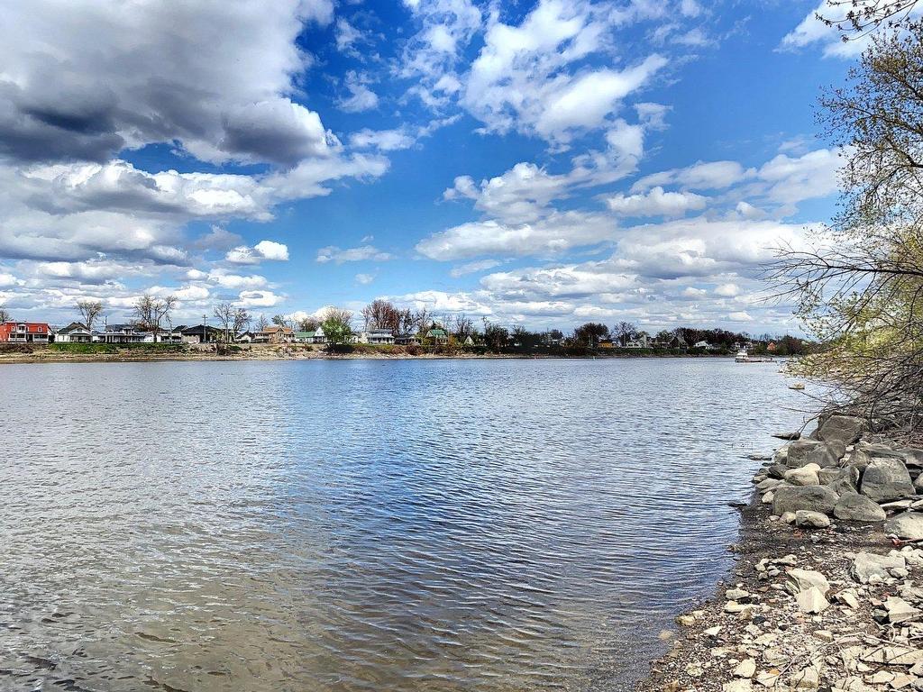 









9900


Boul. des Mille-Îles

,
Laval (Saint-François),




QC
H0A1G0

