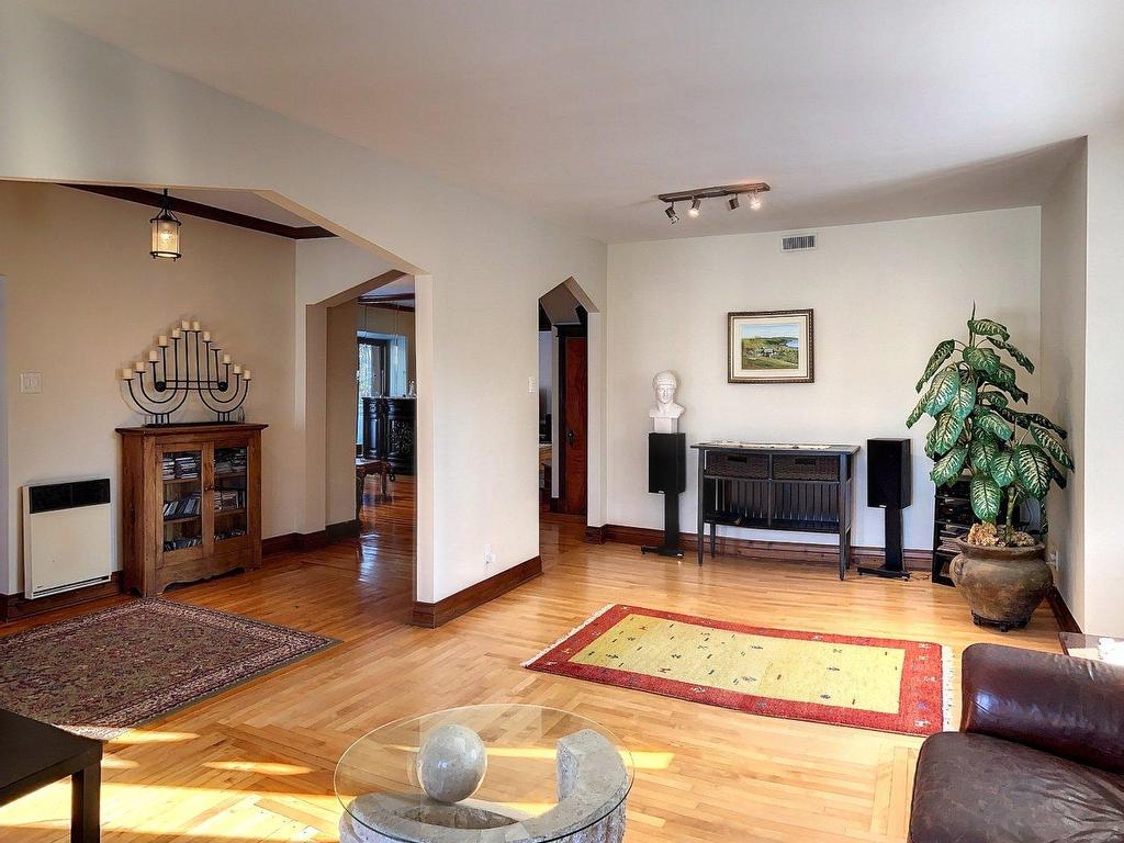 









9900


Boul. des Mille-Îles

,
Laval (Saint-François),




QC
H0A1G0

