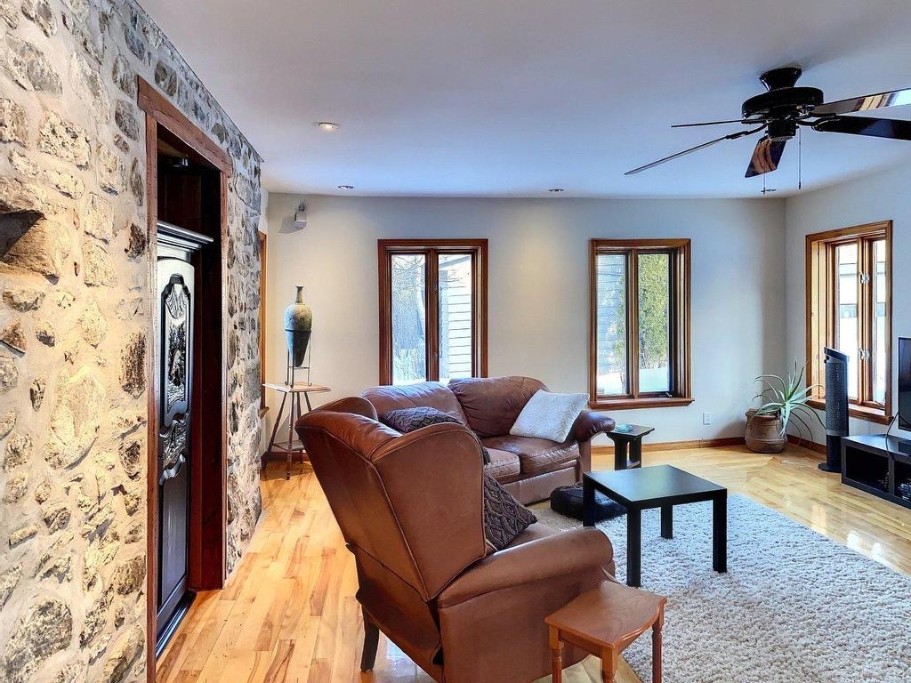 









9900


Boul. des Mille-Îles

,
Laval (Saint-François),




QC
H0A1G0


