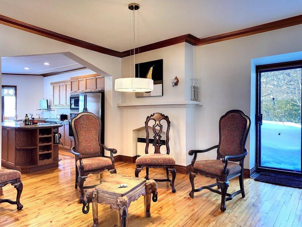 









9900


Boul. des Mille-Îles

,
Laval (Saint-François),




QC
H0A1G0


