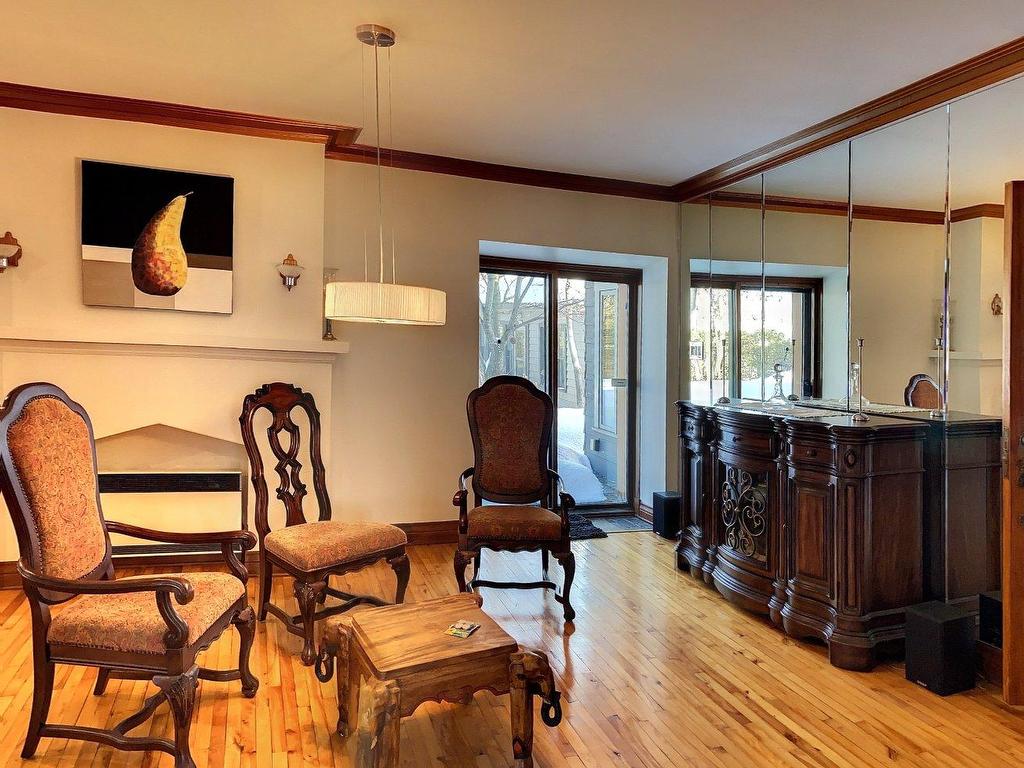 









9900


Boul. des Mille-Îles

,
Laval (Saint-François),




QC
H0A1G0

