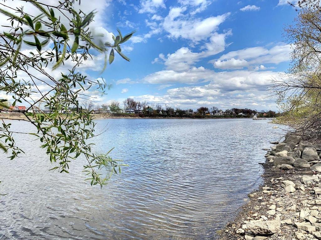









9900


Boul. des Mille-Îles

,
Laval (Saint-François),




QC
H0A1G0

