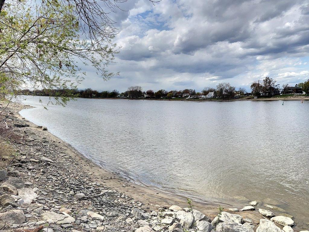 









9900


Boul. des Mille-Îles

,
Laval (Saint-François),




QC
H0A1G0


