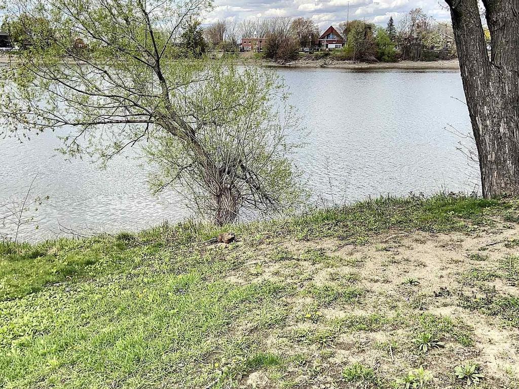 









9900


Boul. des Mille-Îles

,
Laval (Saint-François),




QC
H0A1G0

