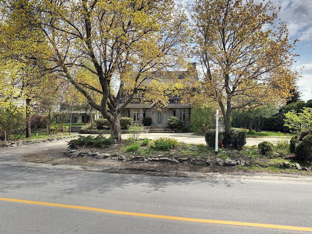 









9900


Boul. des Mille-Îles

,
Laval (Saint-François),




QC
H0A1G0

