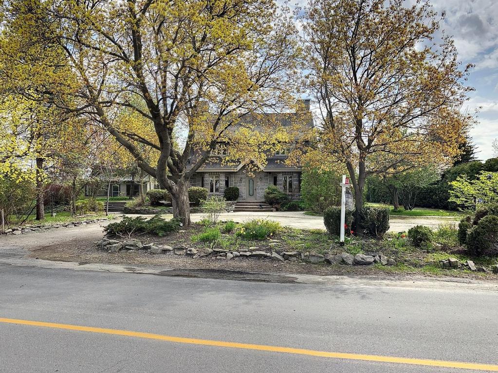 









9900


Boul. des Mille-Îles

,
Laval (Saint-François),




QC
H0A1G0

