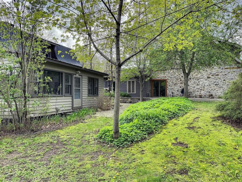 









9900


Boul. des Mille-Îles

,
Laval (Saint-François),




QC
H0A1G0

