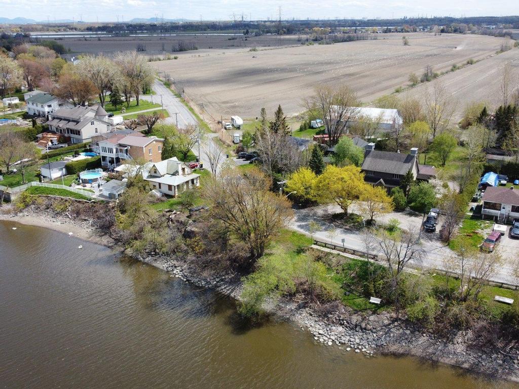 









9900


Boul. des Mille-Îles

,
Laval (Saint-François),




QC
H0A1G0

