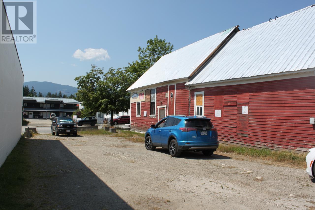












93 5TH  NW Avenue

,
Nakusp,




British Columbia
V0G1R0

